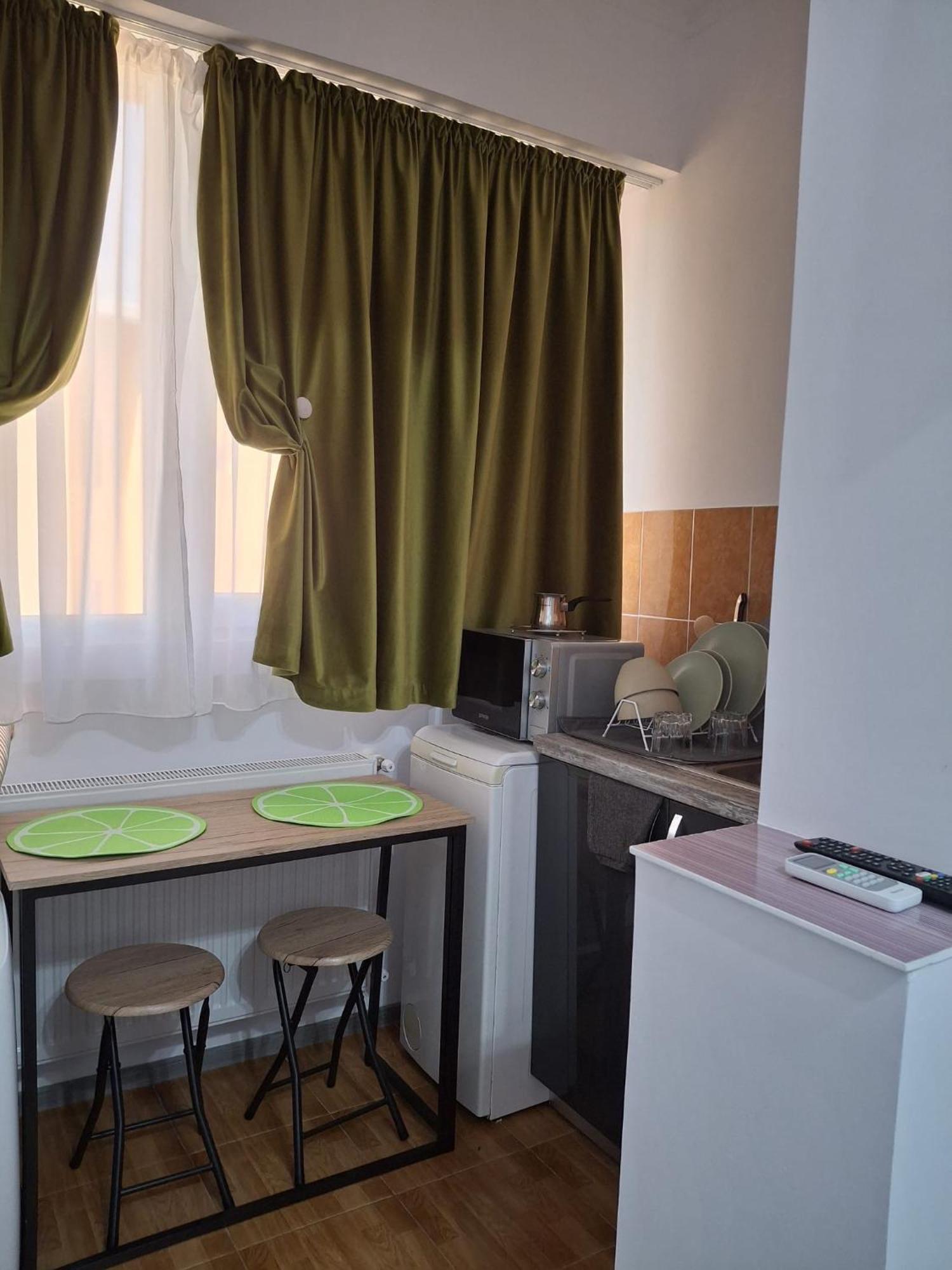 Anna Home Рымнику-Вылча Экстерьер фото