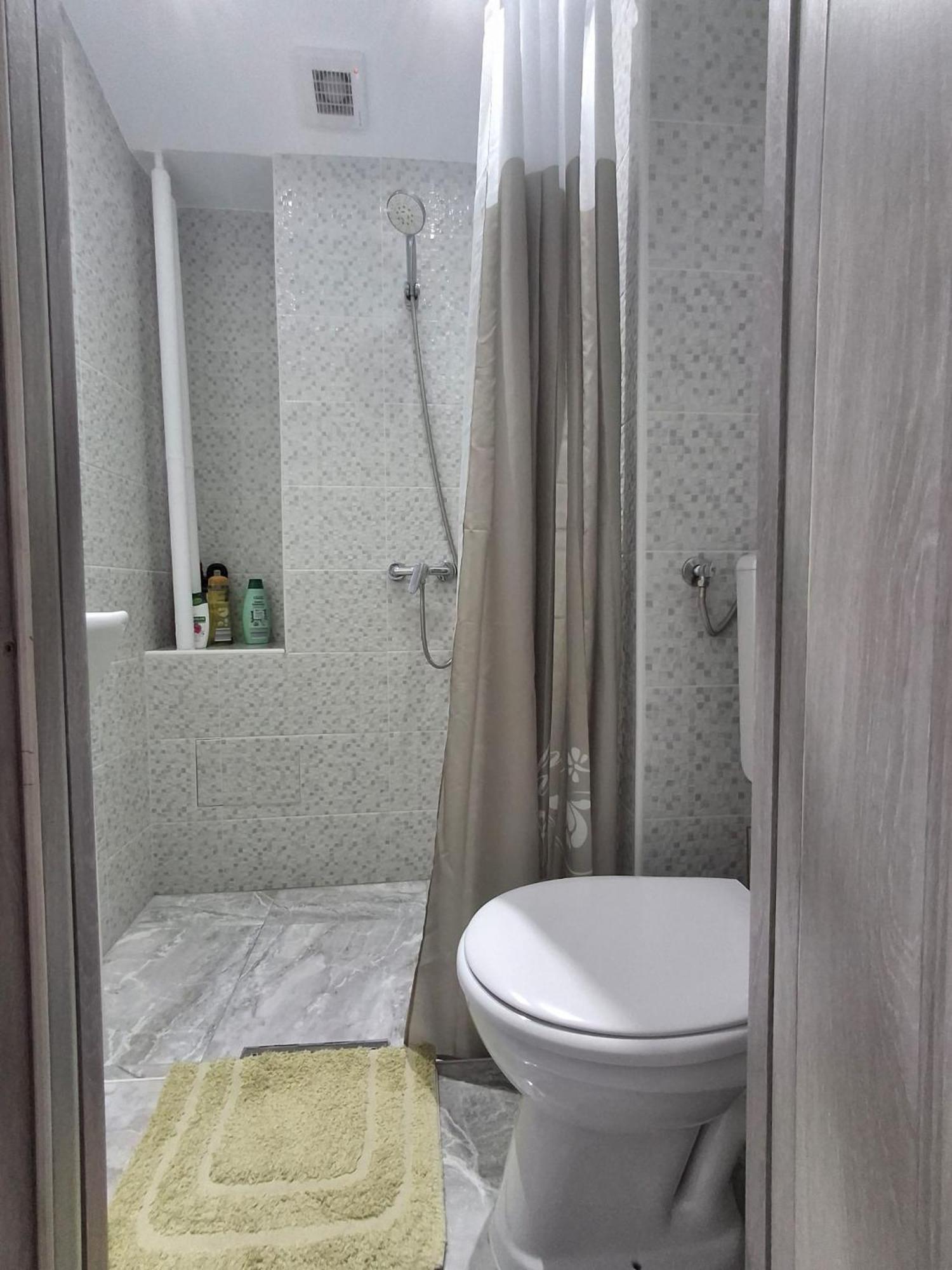 Anna Home Рымнику-Вылча Экстерьер фото